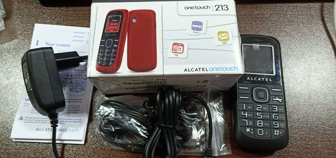 Мобилен телефон с копчета Alcatel one touch 213