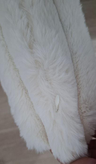 Set 2 pernițe pufoase noi ,35/35 cm