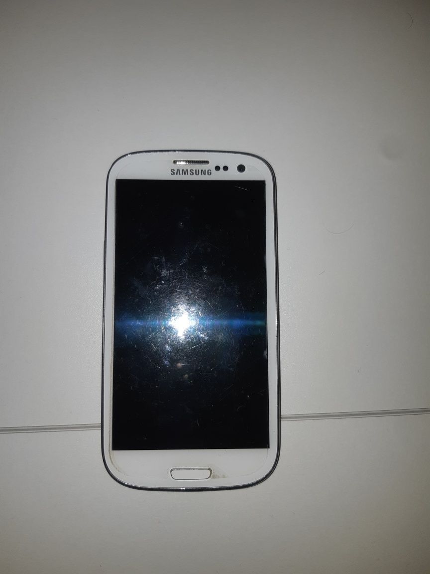 Samsung galaxy s3 DISPLAY SPART! Placa de baza si restul ok