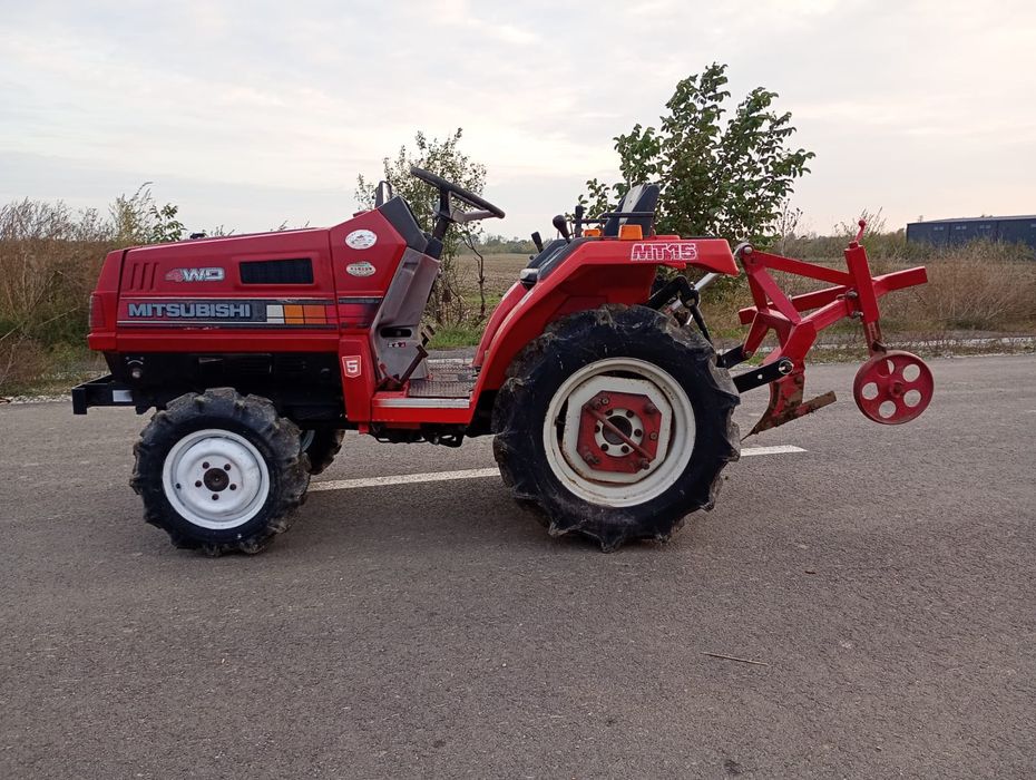 Tractor/tractoras  japonez + plug