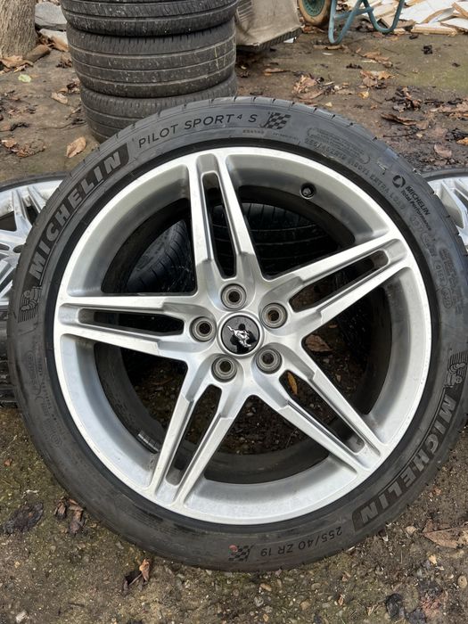 Jante Ford Mustang cu Anvelope vara 255/40 R19  si 275/40 R19 Michelin