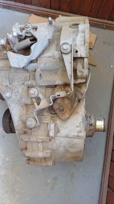 Vand cutie viteze Vw Sharan,  2000  2010. Preț 500 ron . Tel 0745 028