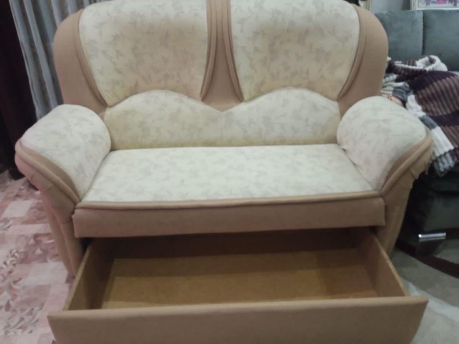 Продам диван хороший