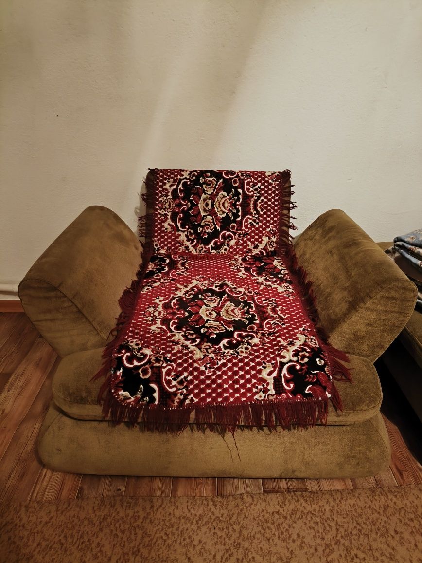 Диван с креслом продаю