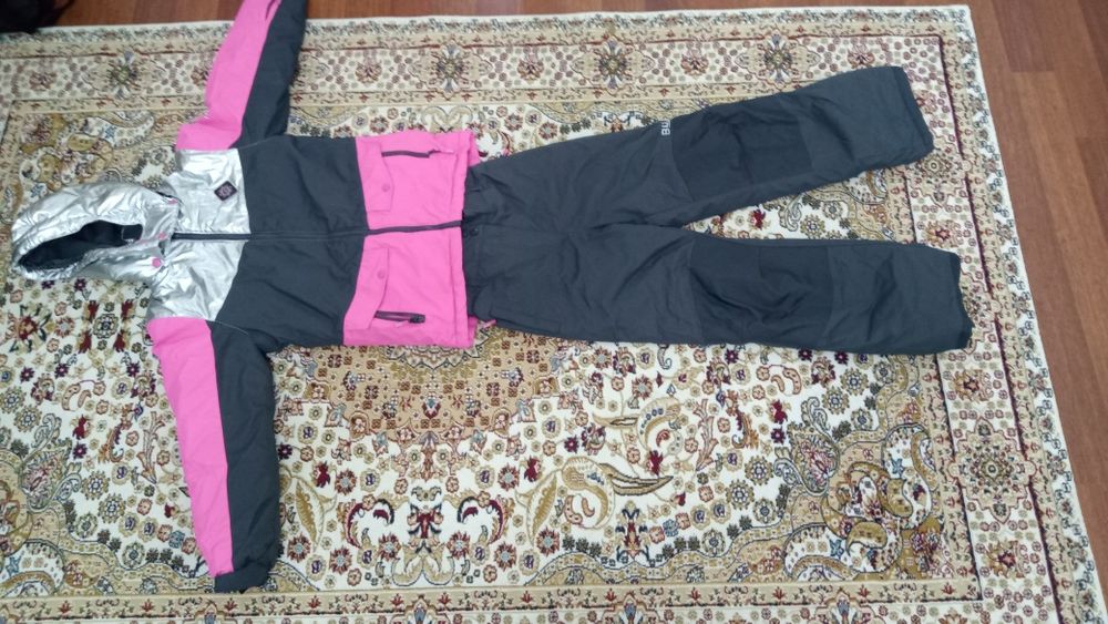 Продам зимний костюм на девочку