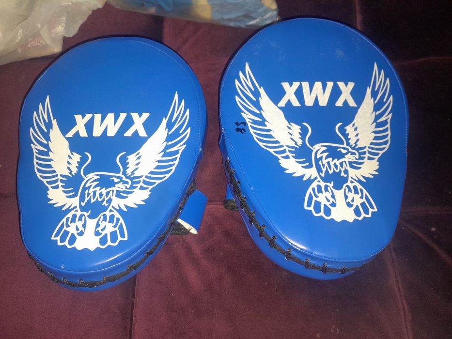 Боксерская лапа перчатка boks