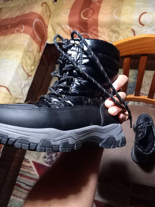 Зимни  боти само са пробвани