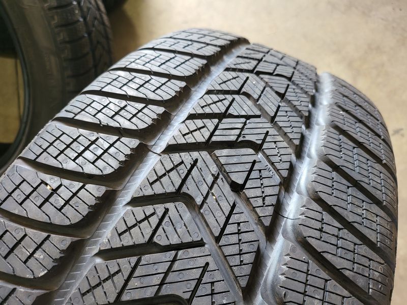 255/45/20 PIRELLI 4бр