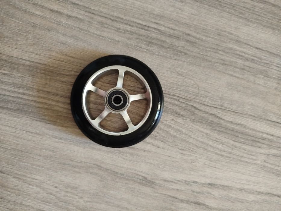 Продам колесо для самоката