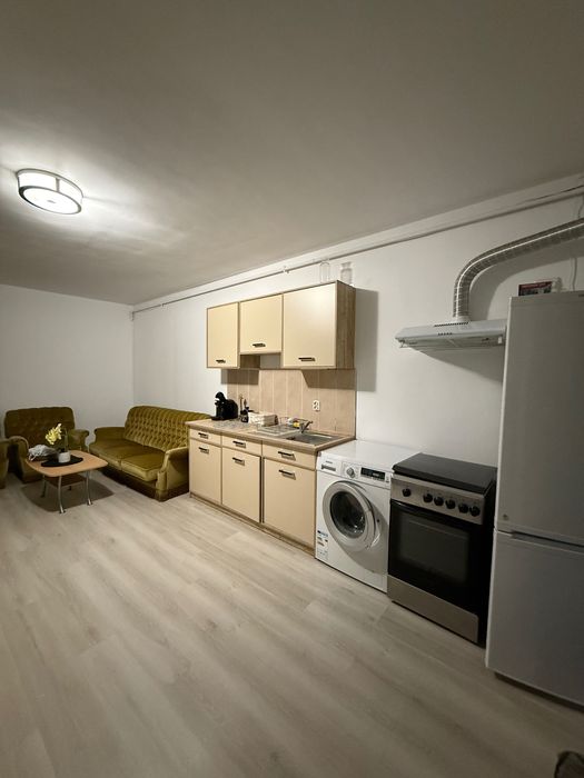 Vand apartament , deasupra de Bmw, Floresti