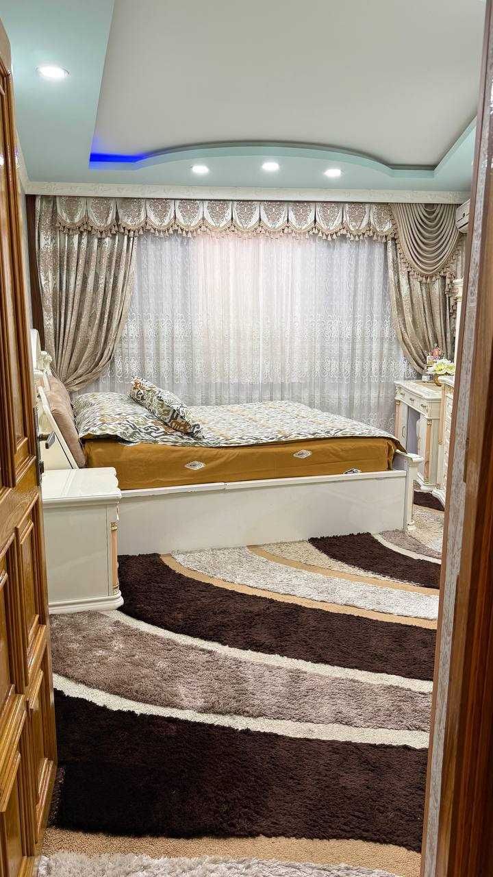 Юнусабад 18 квартал ул.Юнусата пересечение с ул.Актепа 115 кв.м 5\1\5