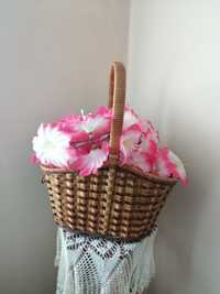 Плетена кошница с декорация