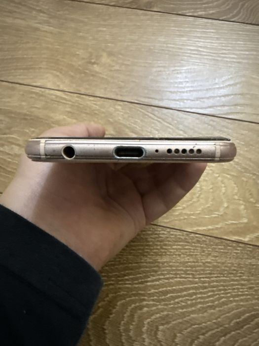Продам Huawei P20 lite в хорошем состоянии и дешёвая но торга нет