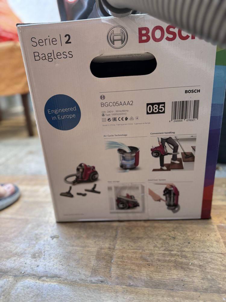 Прахосмукачка BOSCH 700 W