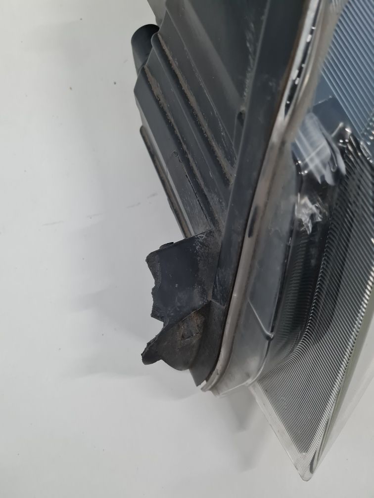 Far stânga bi-xenon adaptiv Europa Skoda superb 3 /cod- 3V1 941 015 B