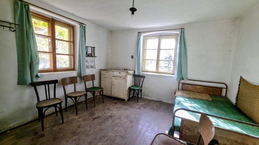 Продава се къща в село Гълъбник, област Перник