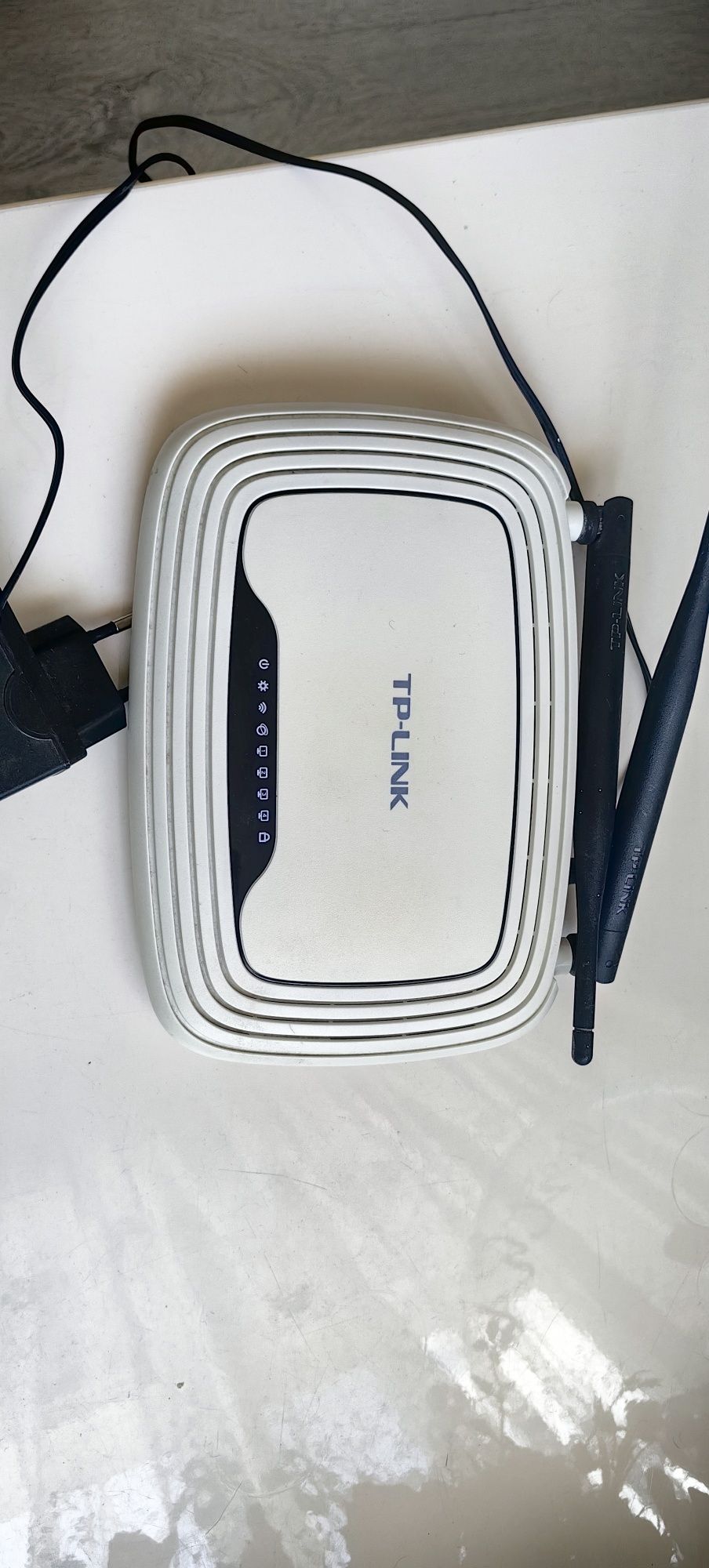 Router TP LINK  wr841n