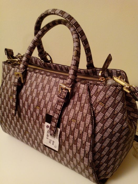 Diferite posete noi .