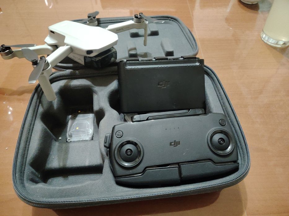 Dronă Mavic mini 1. Pentru piese. Se conectează dar nu redă camera.