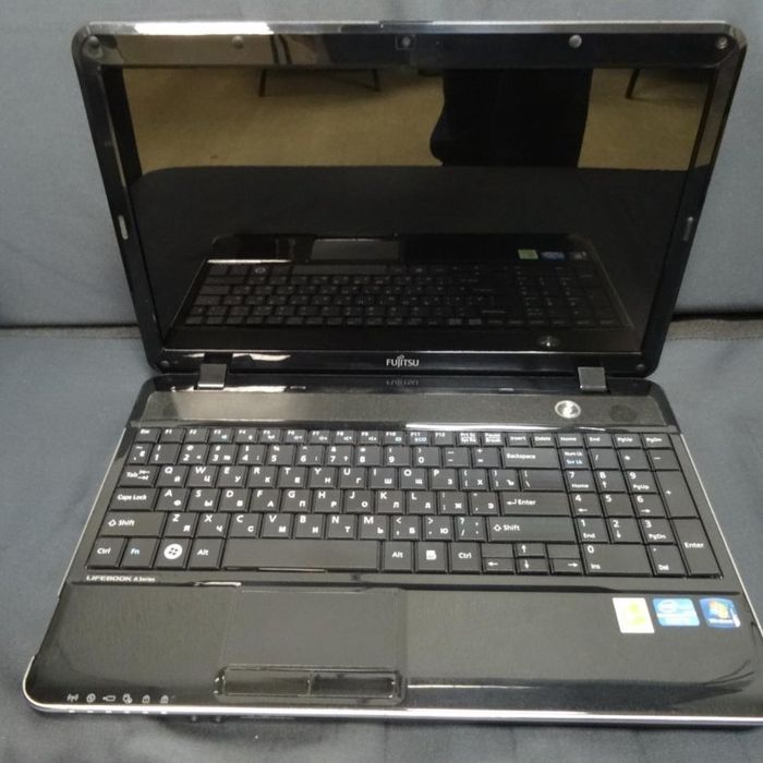 Ноутбук core i3 .