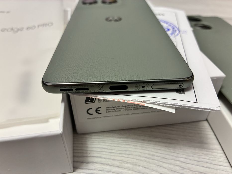 Motorola edge 60 pro 12/512gb