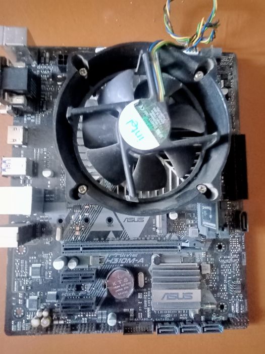 Материнская плата комплект плюс процессор планка ОЗУ DDR4