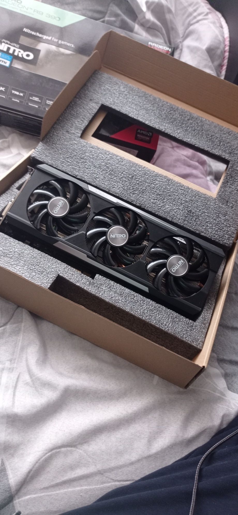 Radeon R9 390 8gb