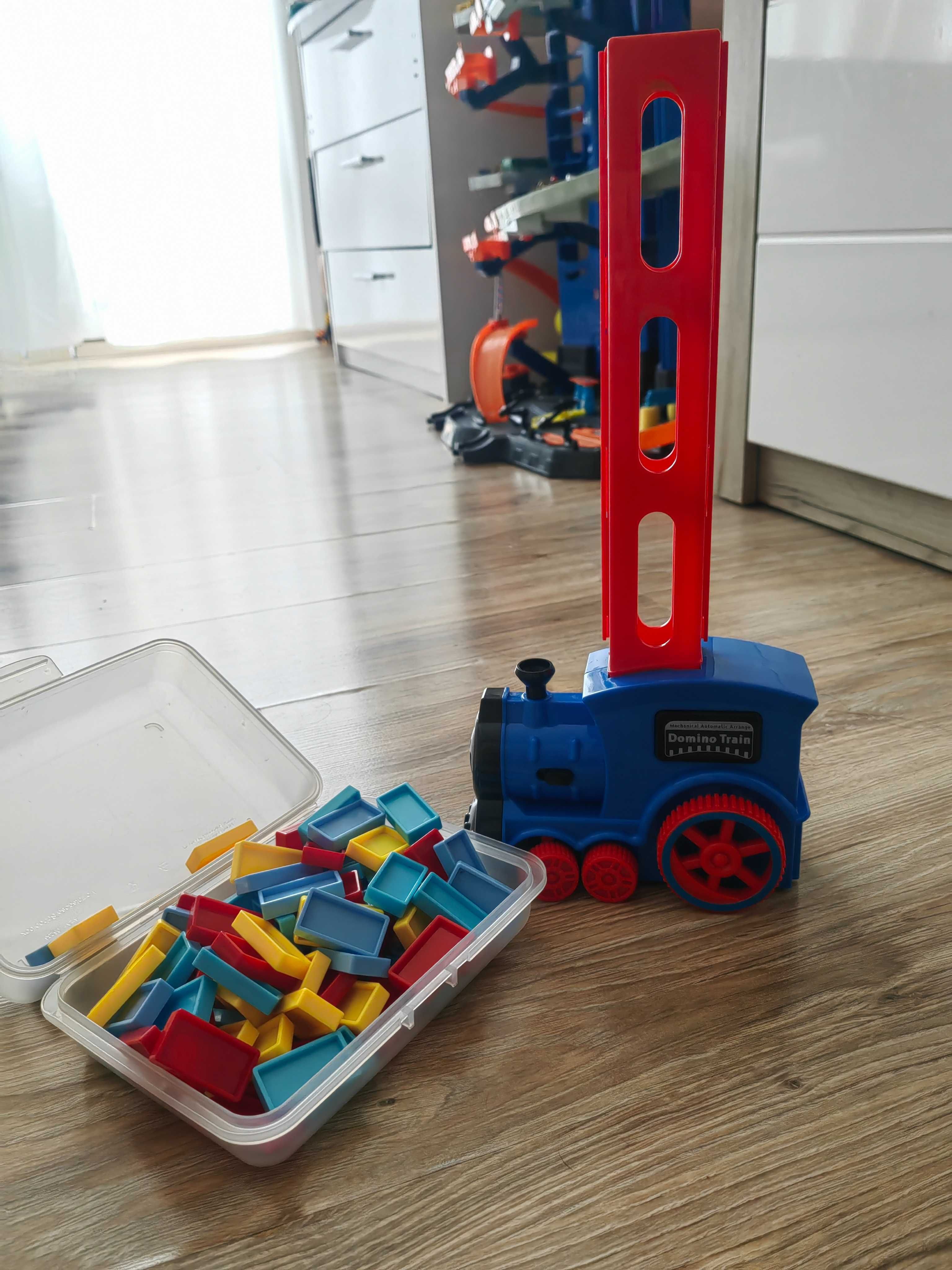 ЛОТ ИГРАЧКИ-Влаkче, дървена дъска , интерактивна играчка FISHER PRICE