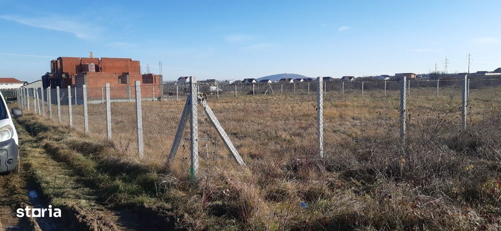 Persoana fizica vând sau schimb teren intravilan la intrare în Cihei,