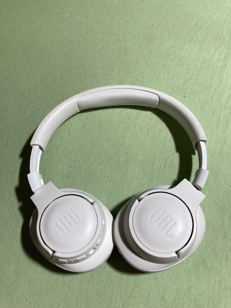 JBL TUNE 760NC слушалки