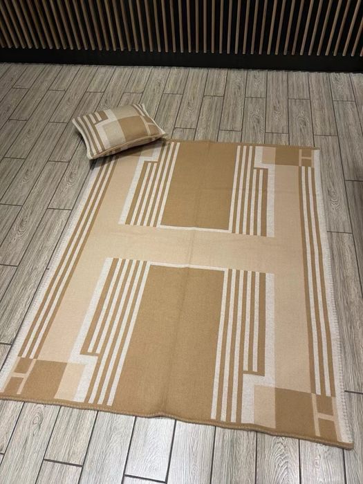 Тип Hermes Одеяло и Възглавница