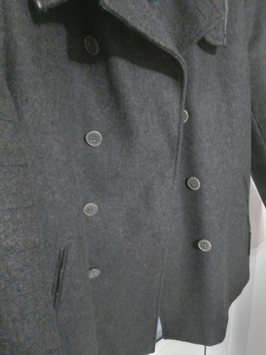 Palton  bărbatesc foarte elegant