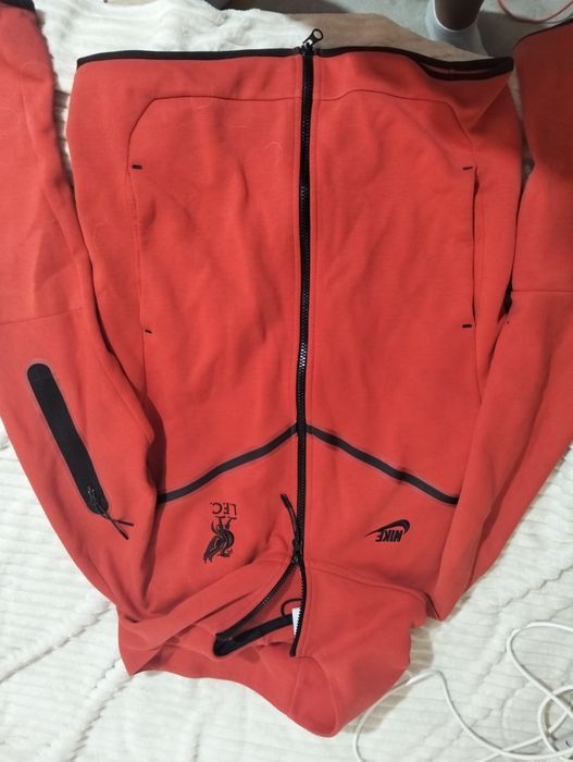 Nike tech roșu Liverpool