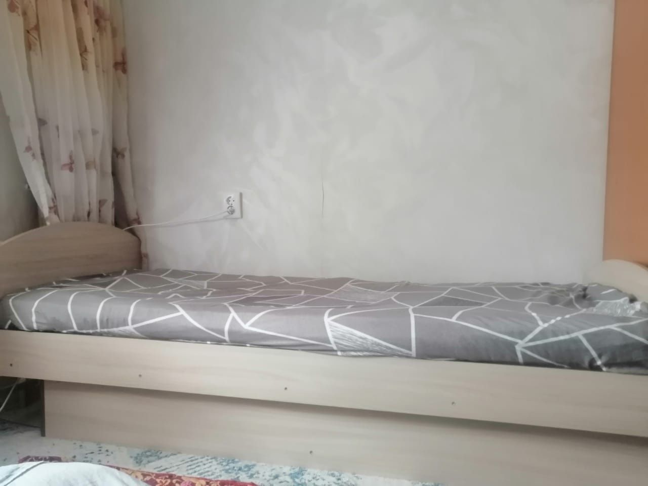 Продам односпальную кровать
