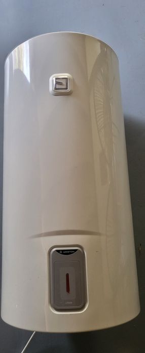 Boiler electric Ariston Lydos R 100L, 1800W, rezervor emailat cu Titan