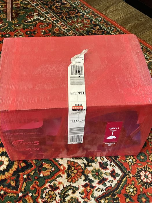 Продам новый пылесос филлипс, привезенный с Дубая