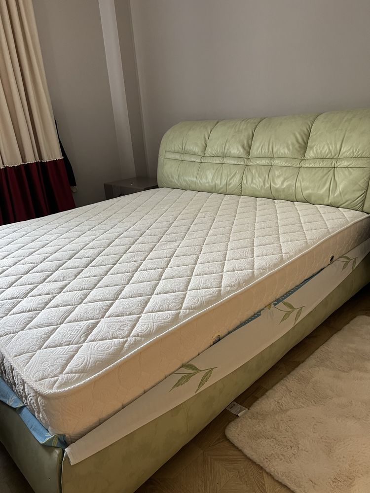 Продам 2-х спальную кровать