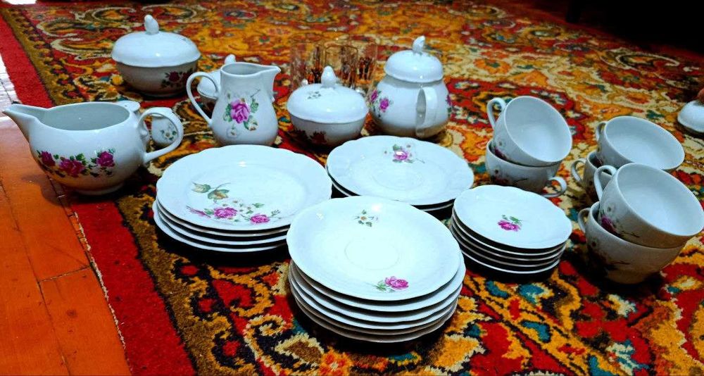 Скидка!Столовый и чайный сервиз Английская Роза Kahla Германия, СССР