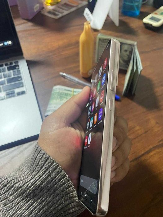 samsung S22 256gb ideal