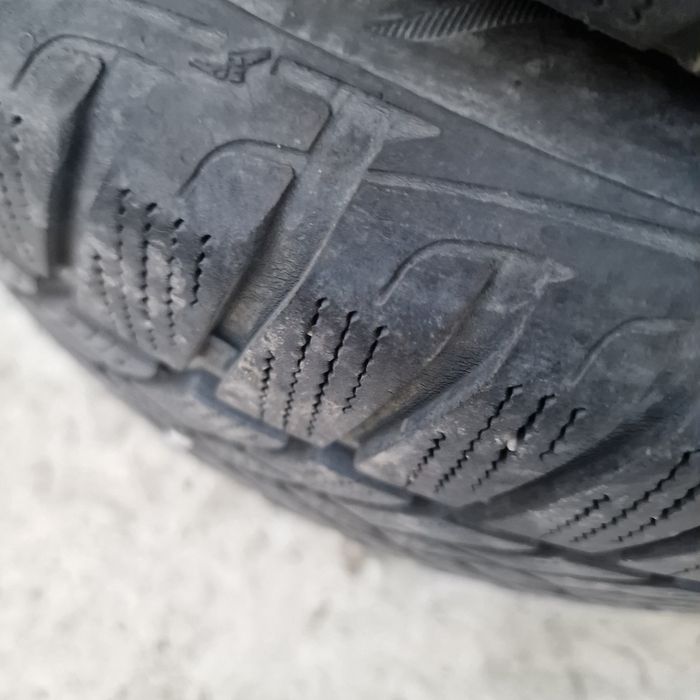 Anvelope iarna GoodYear 215 55 r16