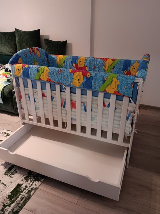 Pat bebelusi multifuncțional din lemn de pin