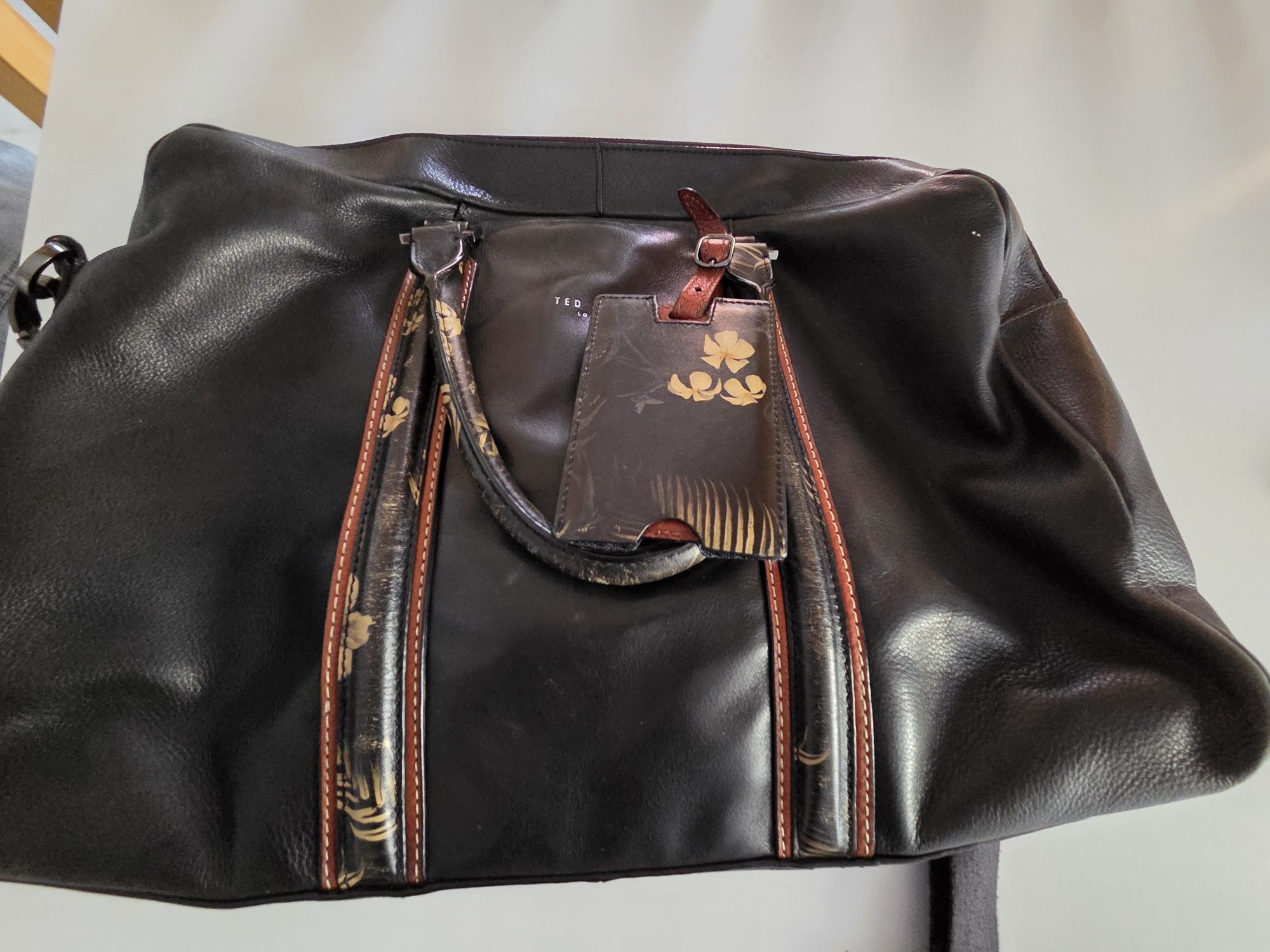 Geanta piele vitel , marca londoneza Ted Baker,premium