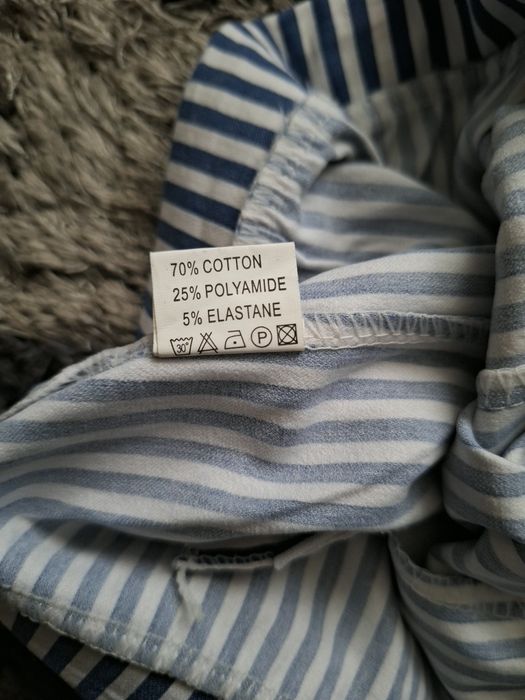 Pantaloni skinny în dungi