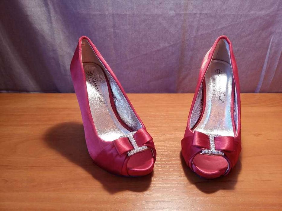 Новые женские туфли, от итальянского бренда Andrea Conti.