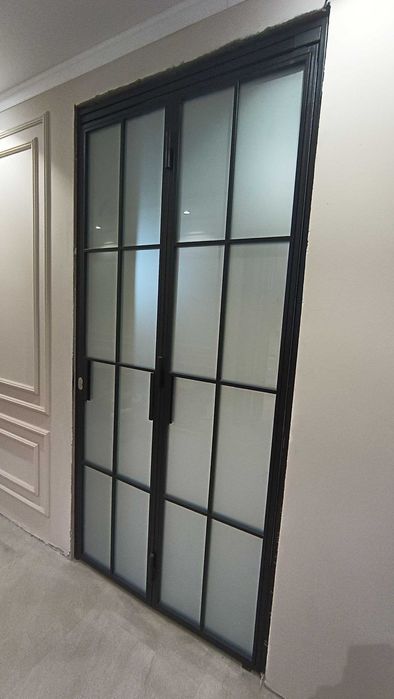 Раздвижные двери купе и стеклянныее конструкци  стиль