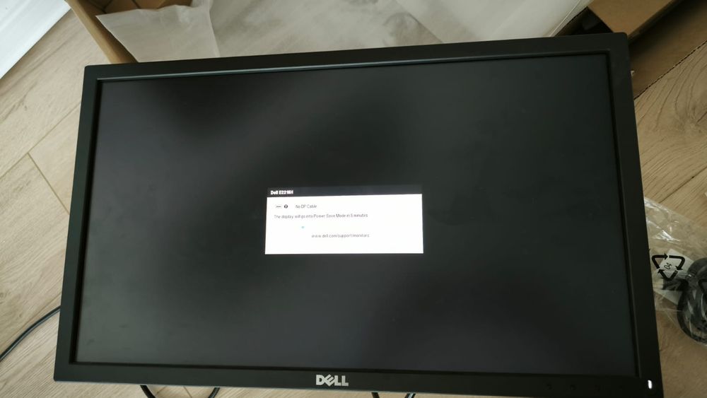 Monitor Dell E2216H 21.5", folosit, stare perfecta.
