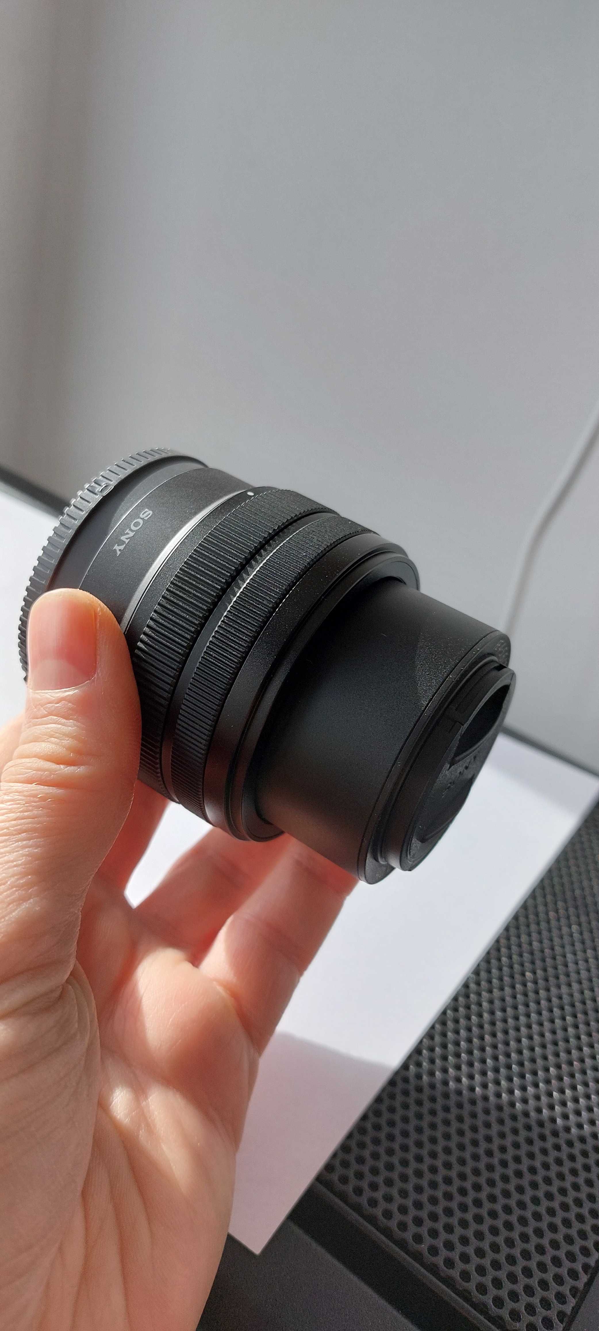 Obiectiv Sony 28-60 f4-5.6 full frame