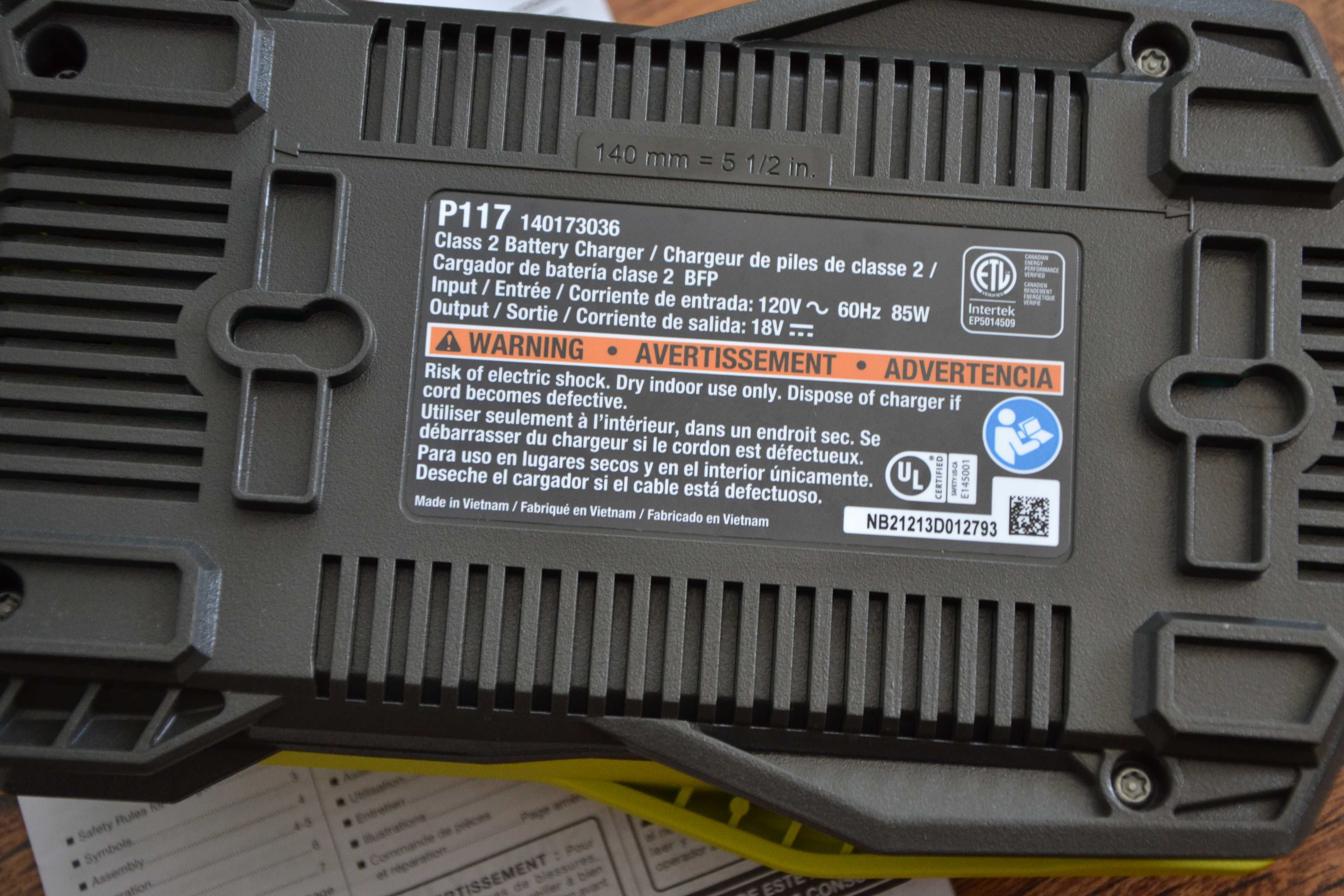 Ново зарядно устройство Ryobi  от USA на 110V