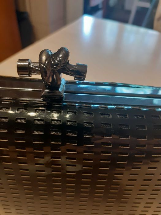 Doua clutchuri noi foarte elegante