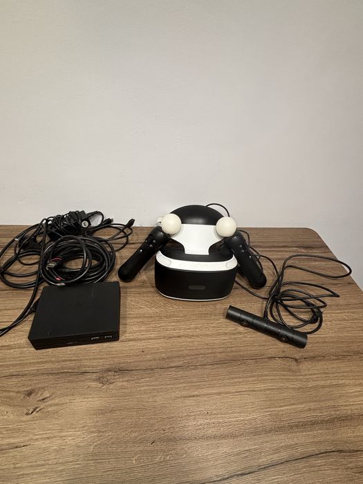 Ps4 PRO+ PS VR Headset (kit functionare completa)+20 CD-uri (separat)
